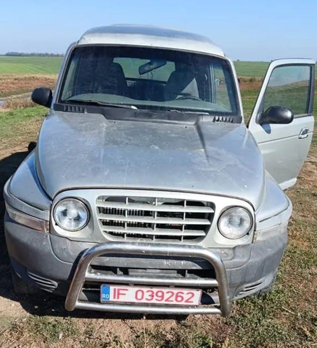 Dezmembrez sangyong korando 2.9 2.3 diesel 2.3 benzina