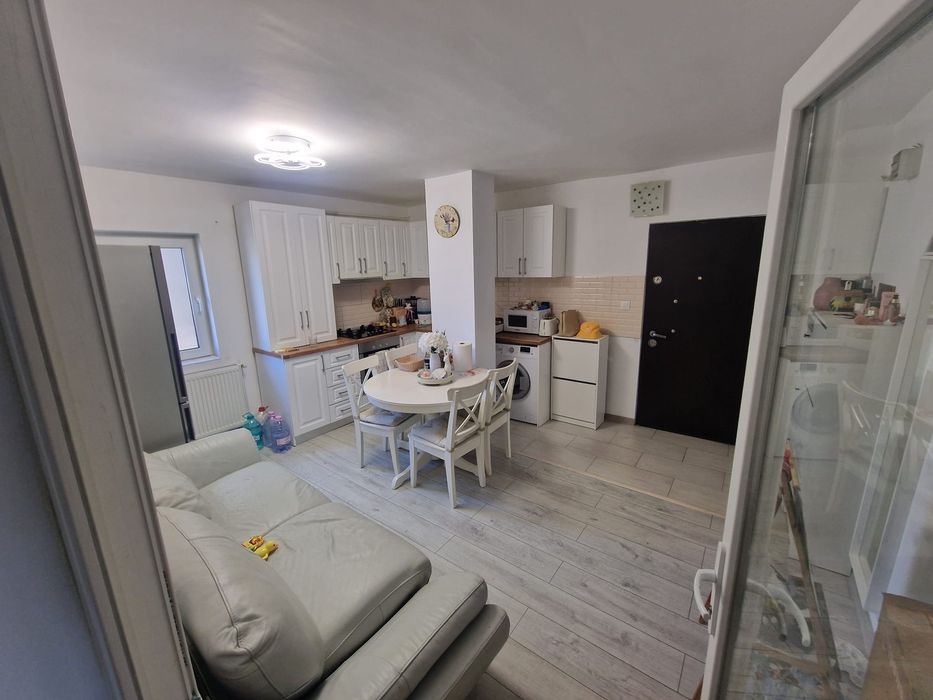 Apartament 2 camere decomandat etaj 4