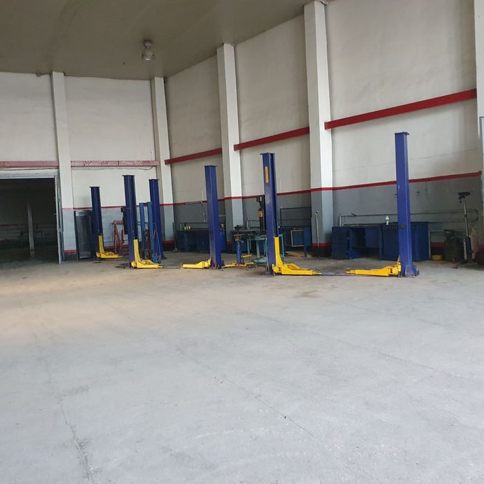 В автосервисе сдаются подьемники и бокс