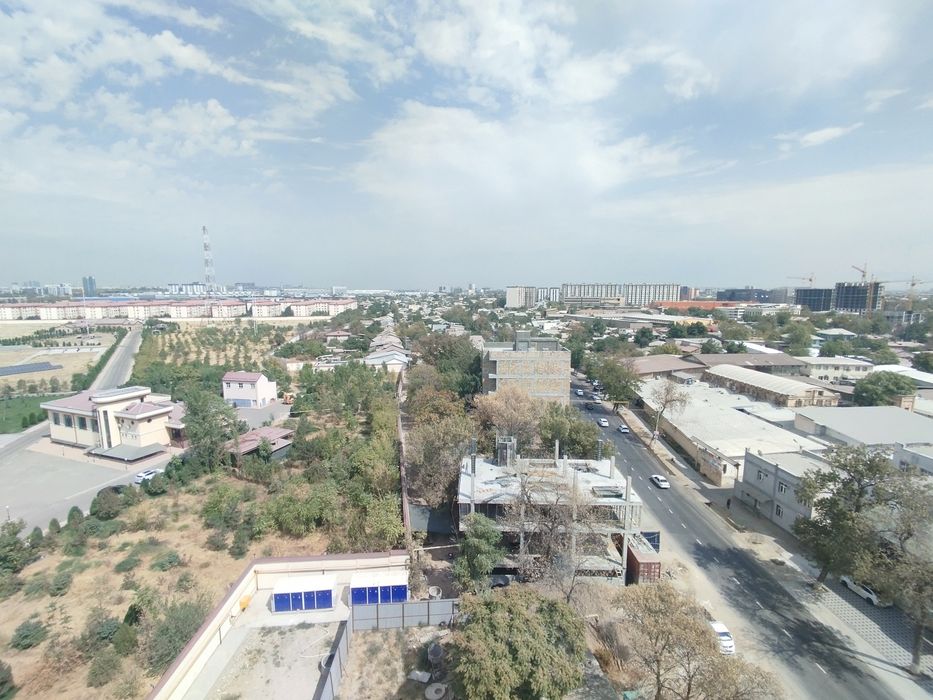 Продам квартиру коробка  в ЖК Ney Life yashnobod ул. Бакинская 222 5/1