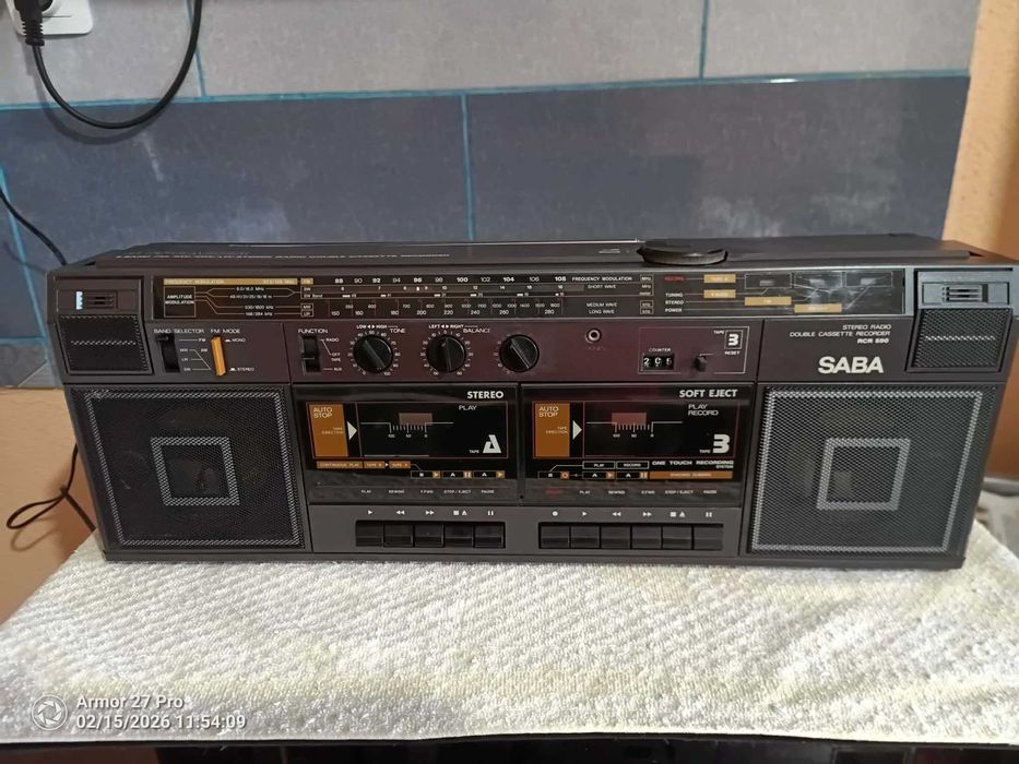 Продавам двукасетъчен SABA RCR590