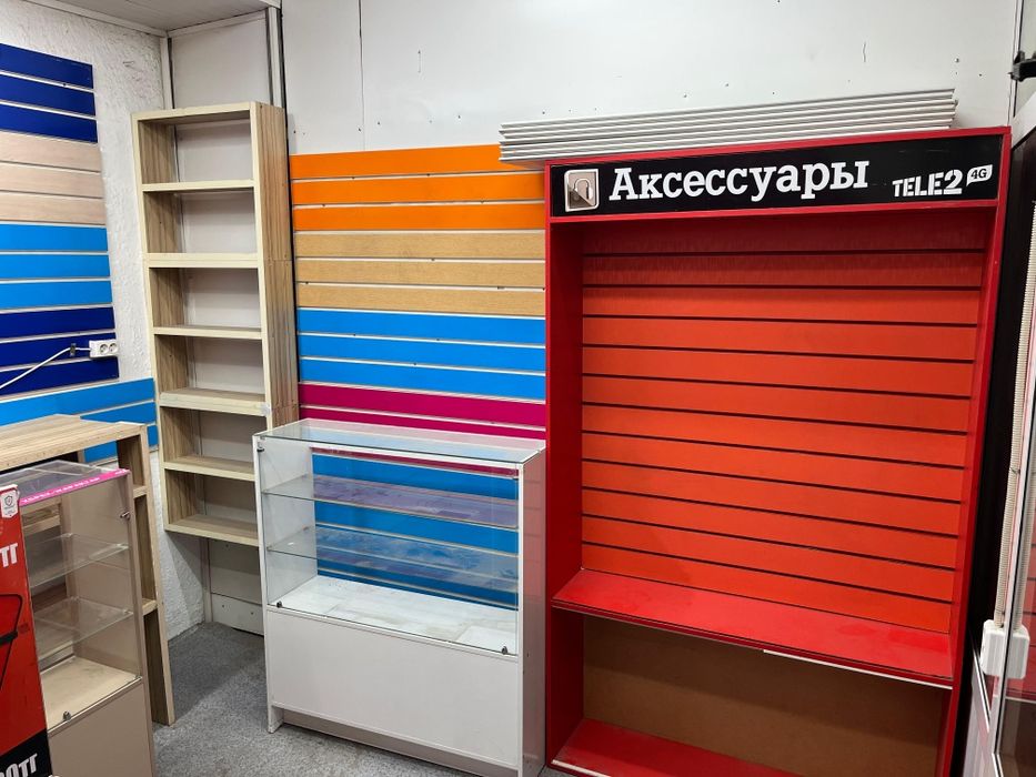 Полки и стеллажи для аксессуаров