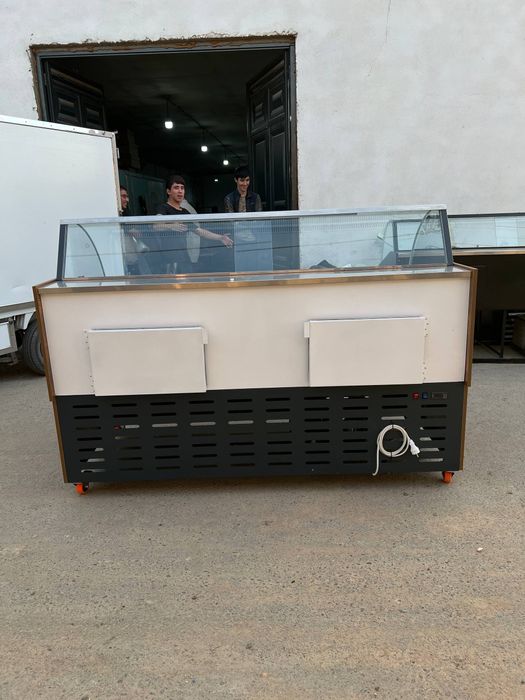 Витрина холодильник