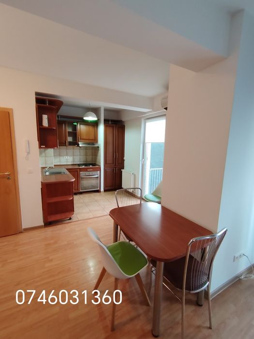 Închiriez apartament cu 2 camere + loc de parcare