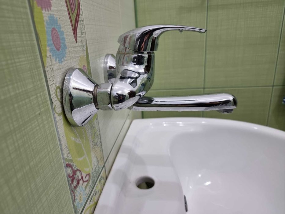 Смесител и мивка за баня