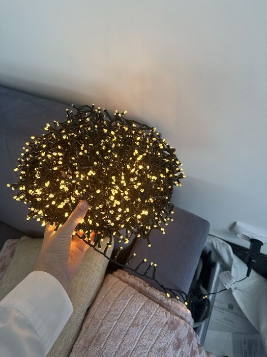 Luminile de Crăciun Avoalre - 1000 LED-uri