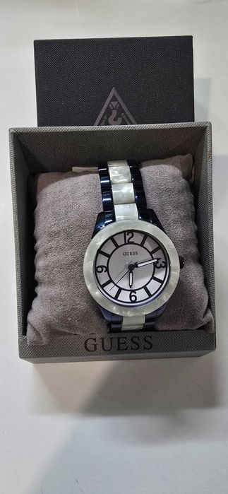 Guess дамски аксесоари