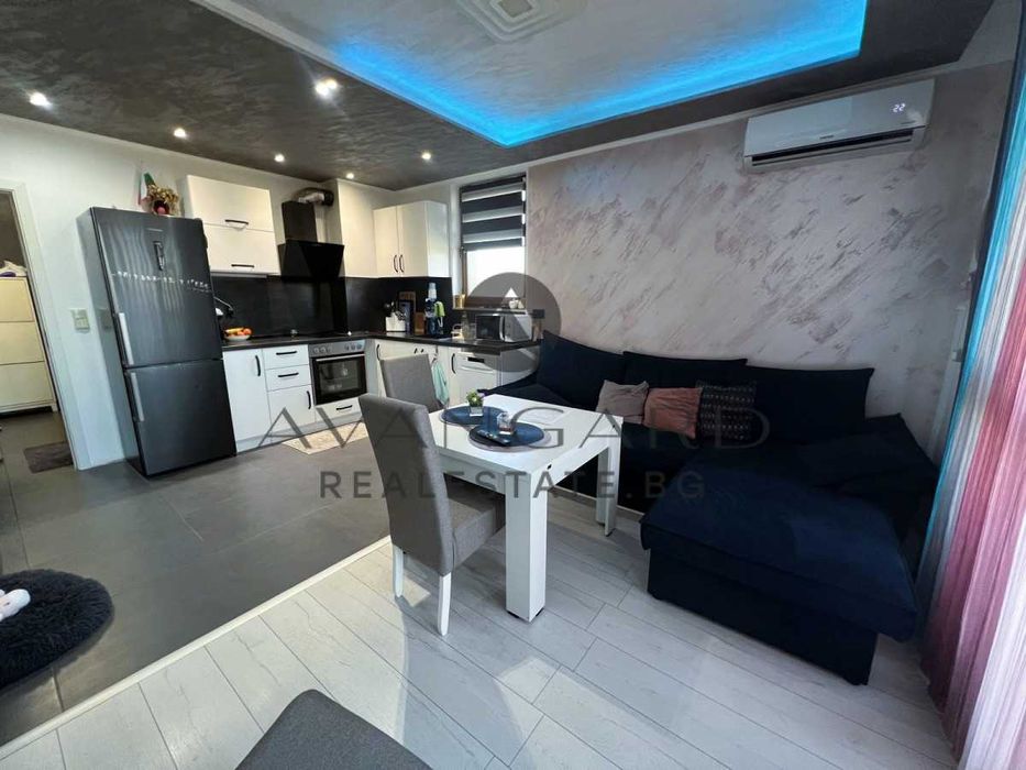 Продава се Двустаен апартамент в Пловдив, Кючук Париж - 77 кв.м за 2039 €/кв.м - Снимка #1