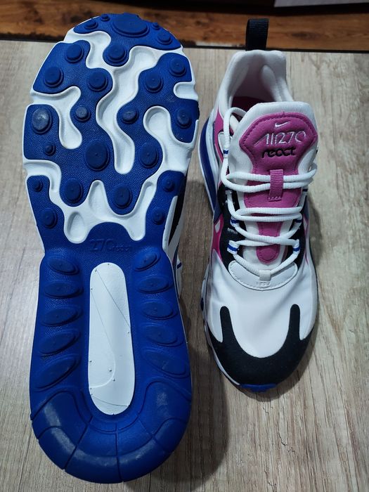 Vând adidași nike react 270