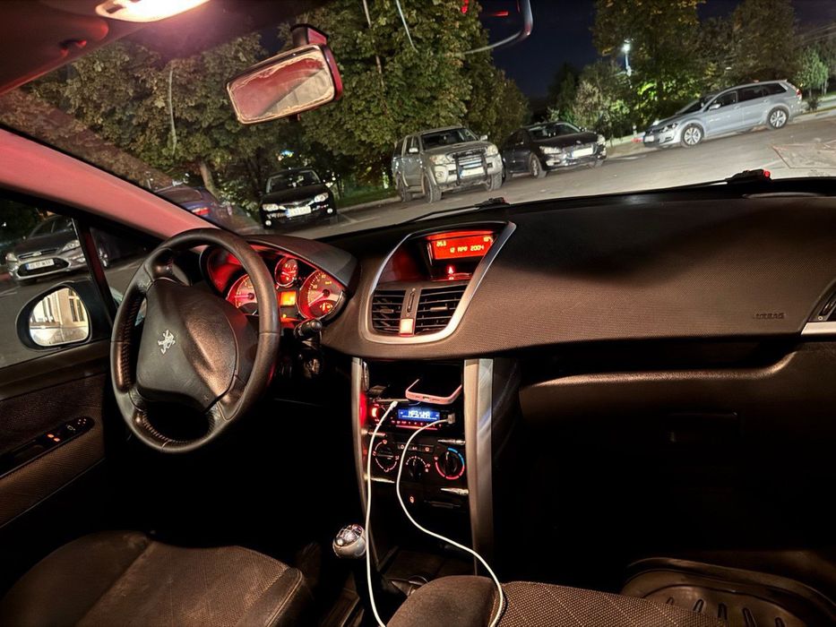 PEUGEOT 207