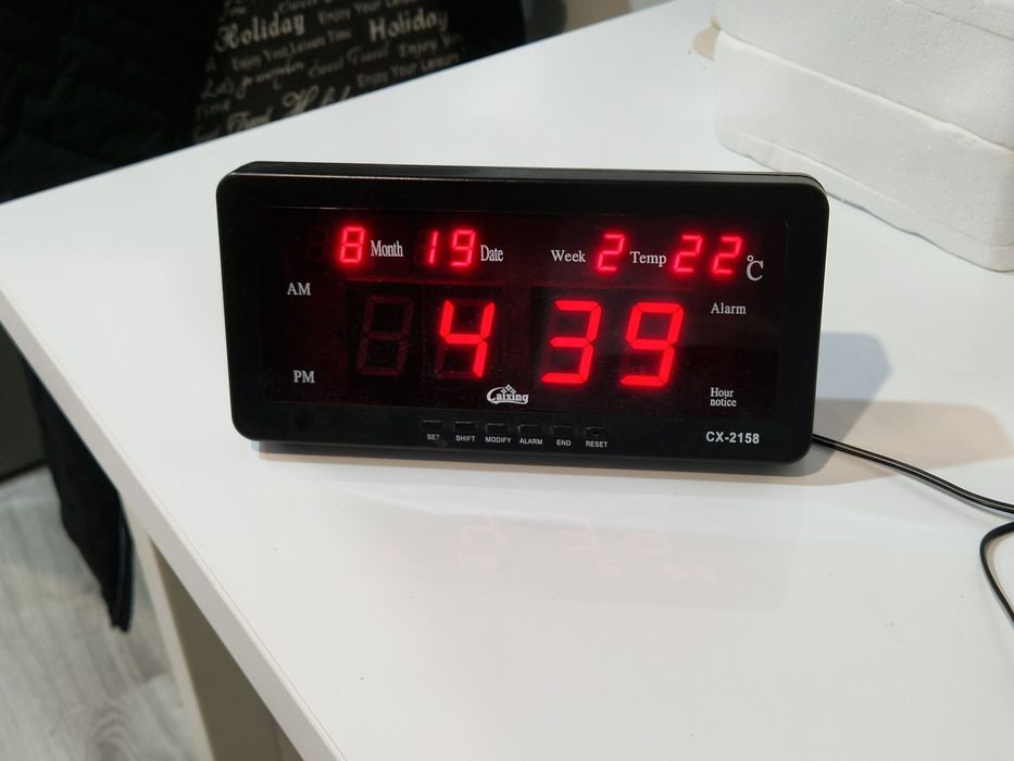 Radio cu ceas digital