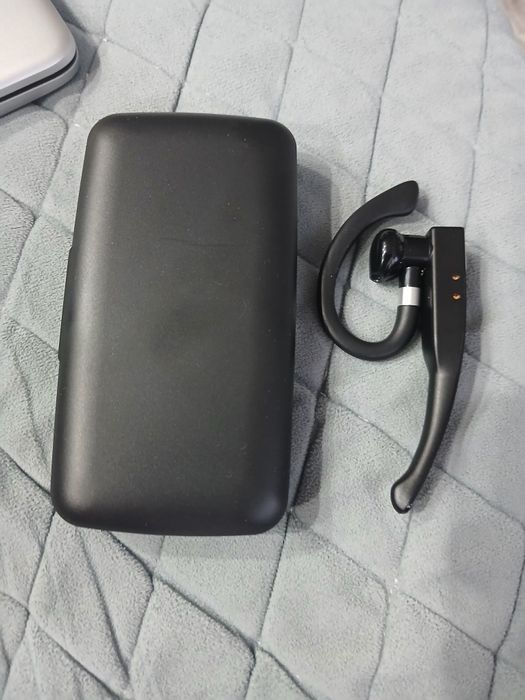 Продам гарнитуру блютуз наушники