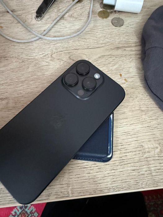 Продам Айфон 16 про 89 акб