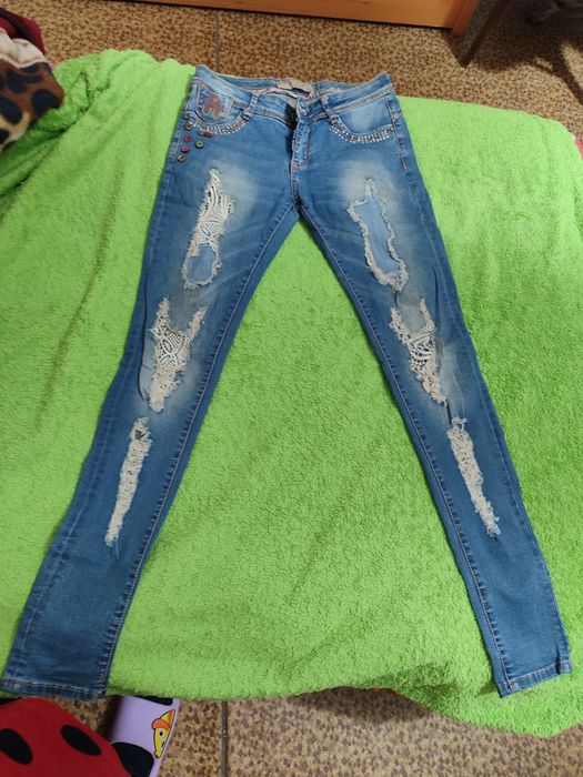Джинсы размеры 27-28