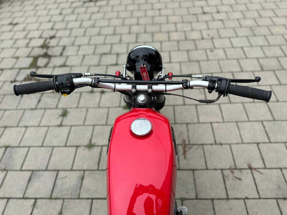 Motocicleta Honda CG 125 Custom Unicat / Cafe racer / Brat Style