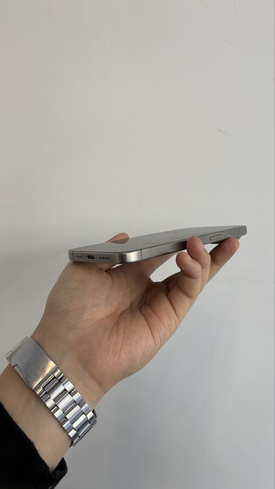 Продам iPhone 15 Pro Max - 256Gb