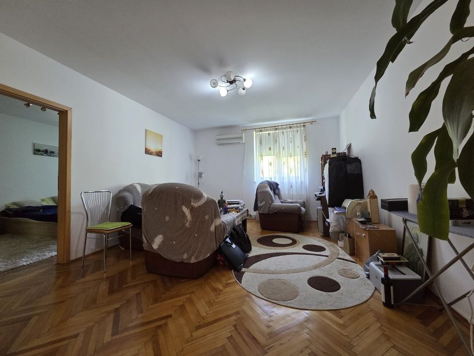 Vând apartament 3 camere, zona Lunca, Reșița