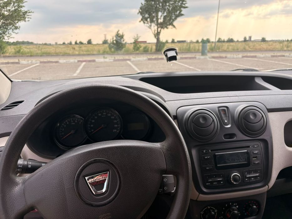 Vând Dacia Dokker