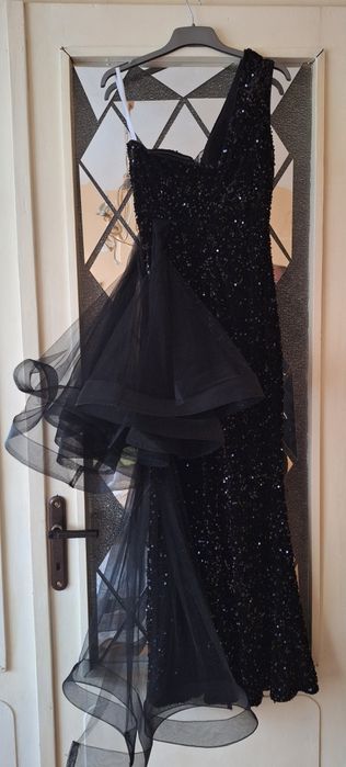 Официална  черна рокля