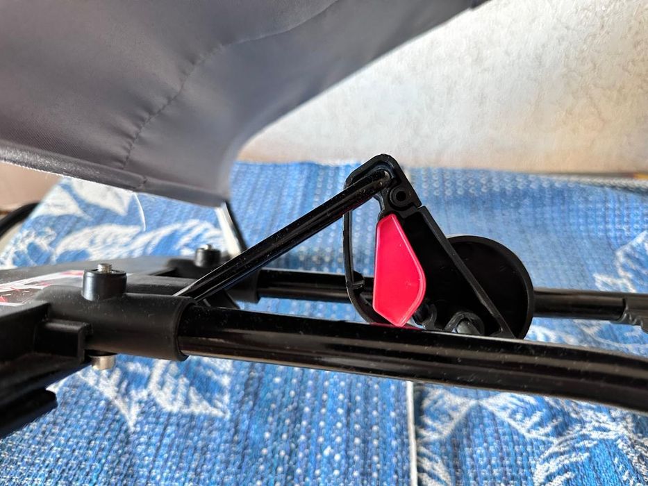 Продам детское кресло шезлонг