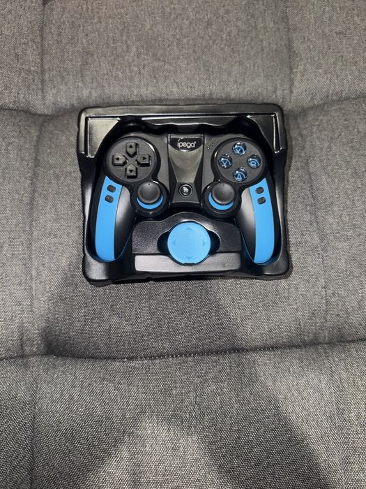 Беспроводной геймпад.С криплением для телефона. IPEGA. Инструкция есть