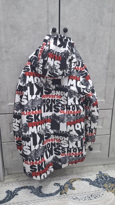 Продам куртку на подростка