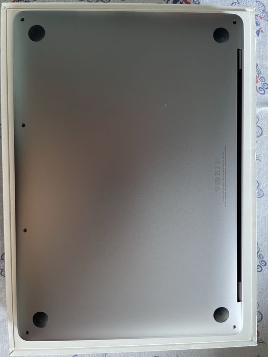 MacBook Pro M2 8/256