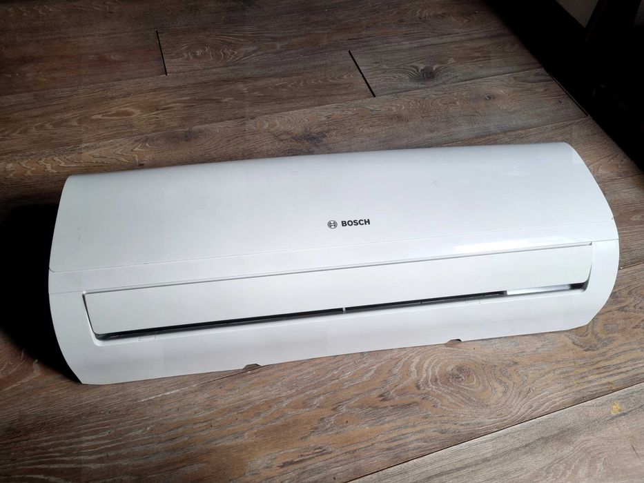 AC (aer conditionat), Bosh, 12000 BTU, folosit doar un an