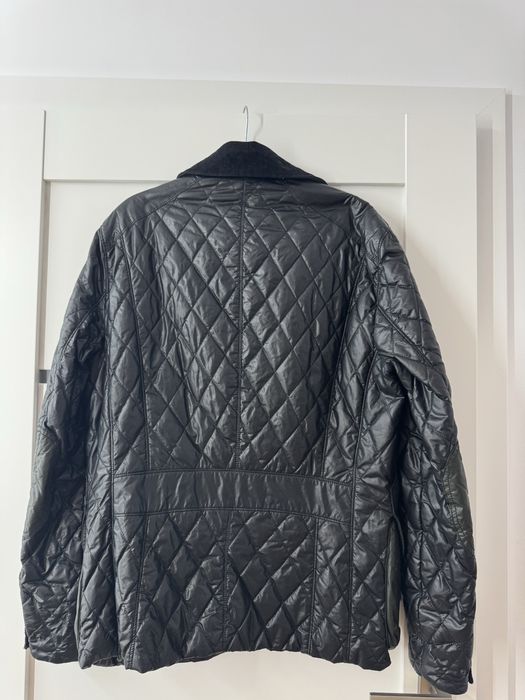 Geaca neagra de primavara