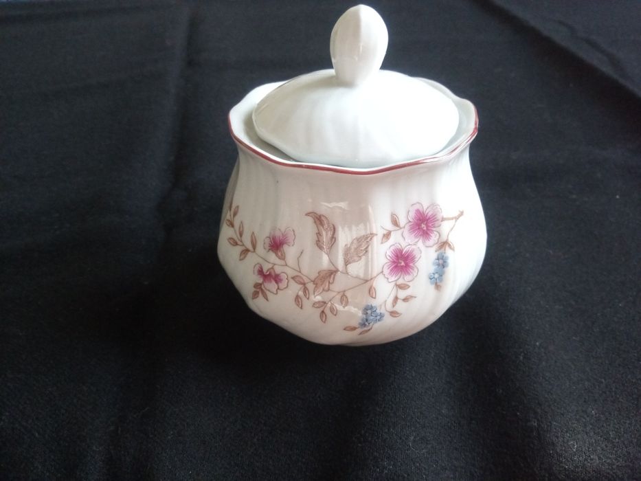 Порцеланова захарница от социализма