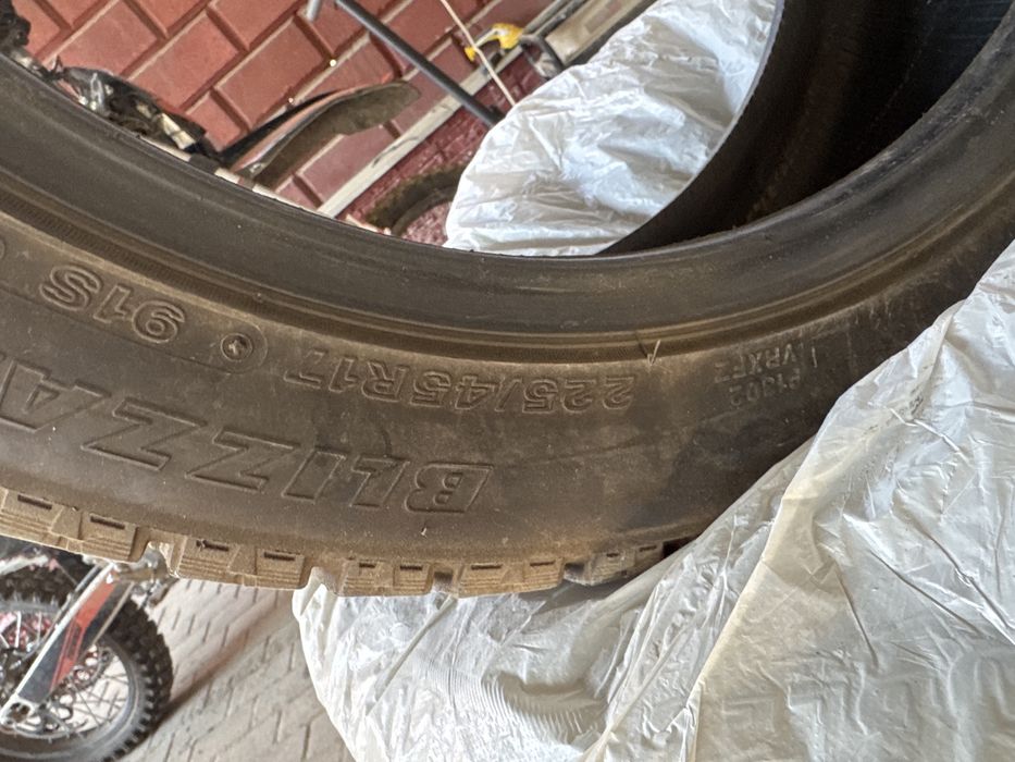 Шины зимние Bridgestone blizzak vrx