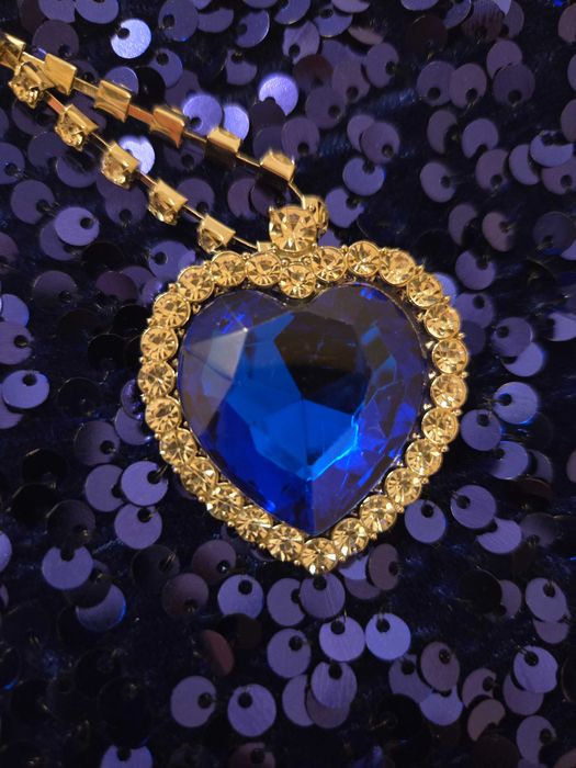 Нова лъскава чанта с пайети