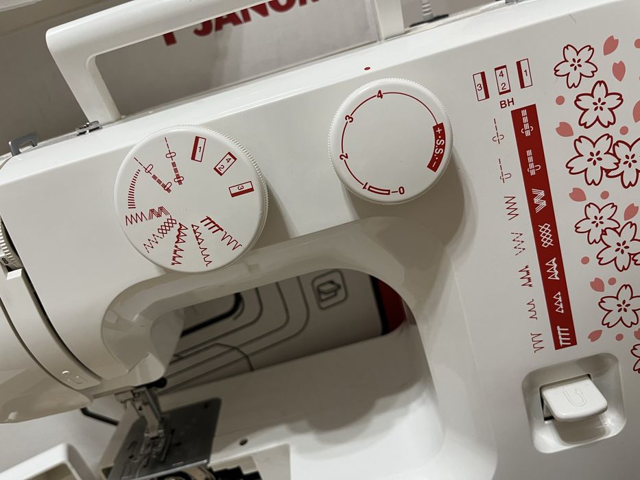 Швейная машинка JANOME