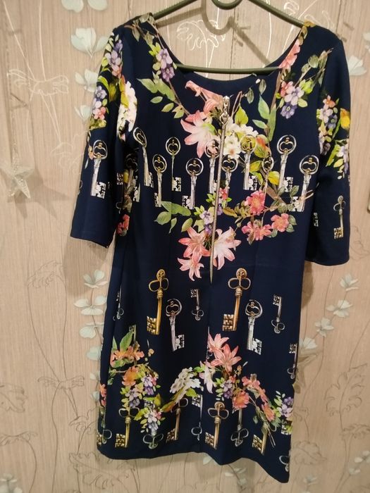 Платье б/у в хорошем состоянии