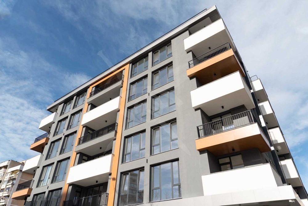 Продава се Тристаен апартамент в Пловдив, Център - 138 кв.м за 2098 €/кв.м - Снимка #2