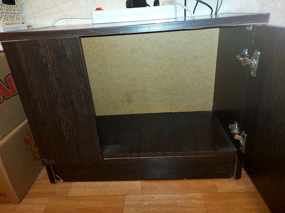 Тумбочка прикроватная