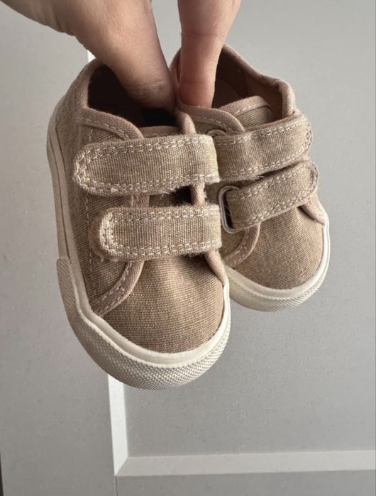 Pantofi H&M marimea 18/19