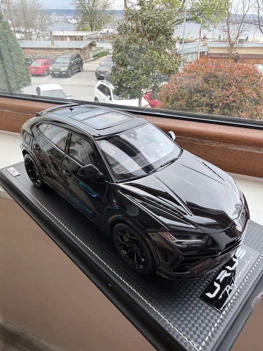 Модел Lamborghini Urus Perfomante 1:18 by Mr.Collection