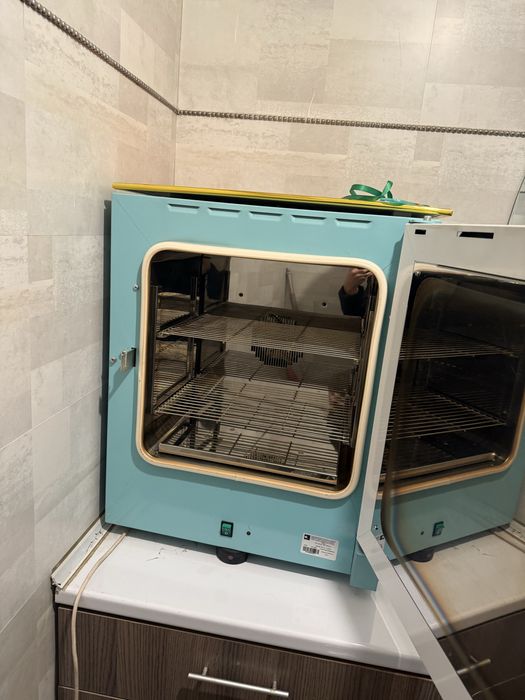 Сухожаровый шкаф медицинский