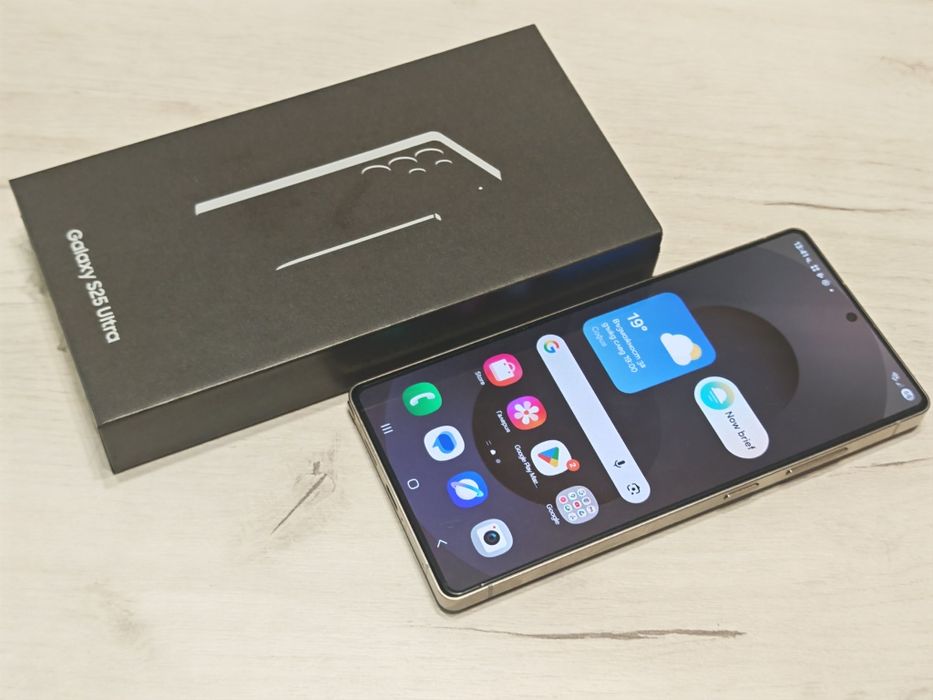 Перфектен Samsung Galaxy S25 Ultra 256 GB Гаранция