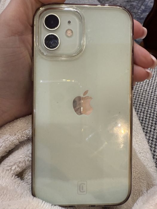 Iphone 12 64GB. Перфектно състояние на батерията.