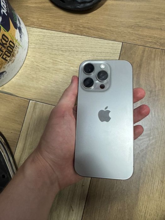 Iphone 16pro titan