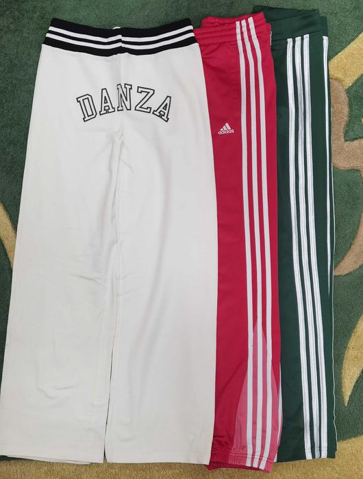 Salopete de blugu, blugi, pantaloni de trening, etc.