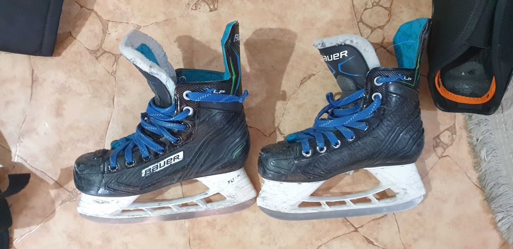 Хоккейные коньки