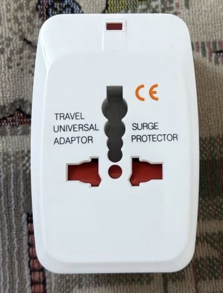 Адаптер на розетку Универсальные + 2 USB-порта