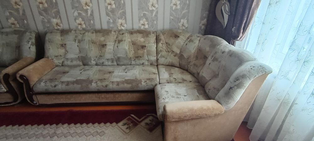 Мягкий уголок диван