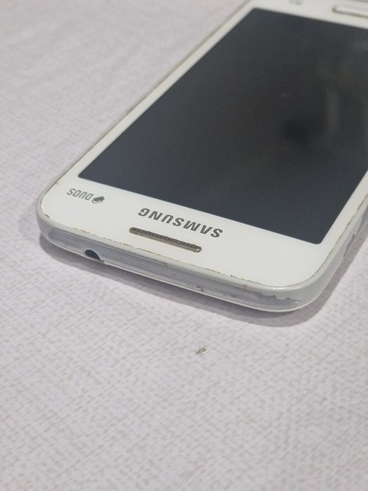 Samsung Galaxy J1. 2сим