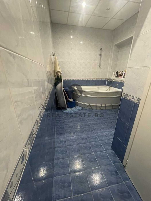 Продава се Четиристаен апартамент в Пловдив, Център - 153 кв.м за 1746 €/кв.м - Снимка #13