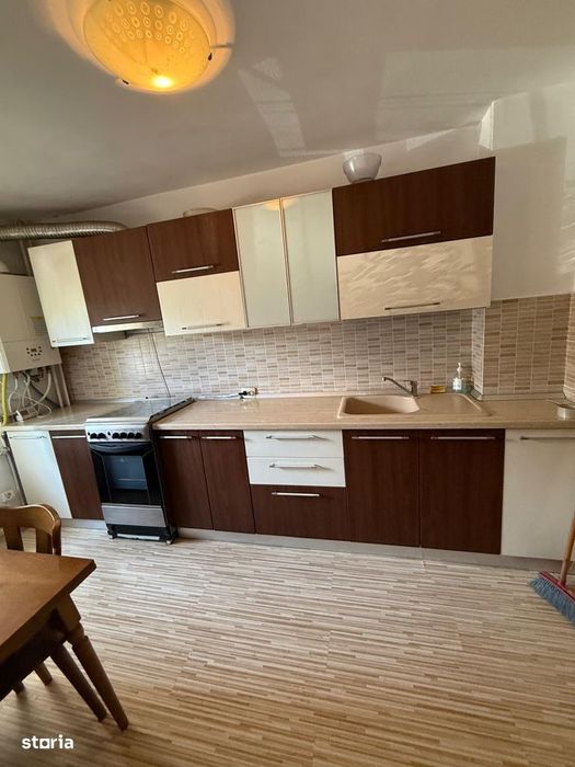 Apartament cu 4 camere decomandate, Obcini