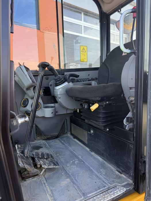 Miniexcavator JCB Z55-1 2017 | 3800 de ore